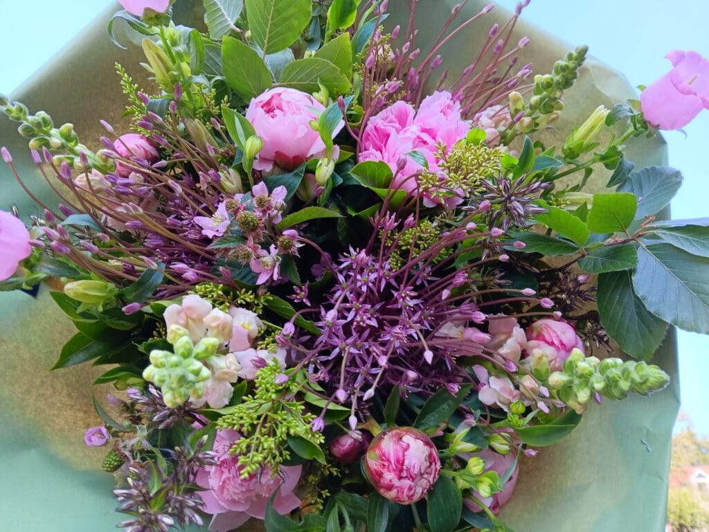 Bloemen bezorgen Leiderdorp 5 Boeket zomer mix roze